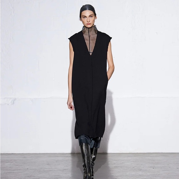 Tibi Dresses & Skirts - NWT Tibi Melee Crepe V neck dress with organza lining